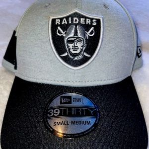 Las Vegas Raiders New Era Cap - size Small/Medium